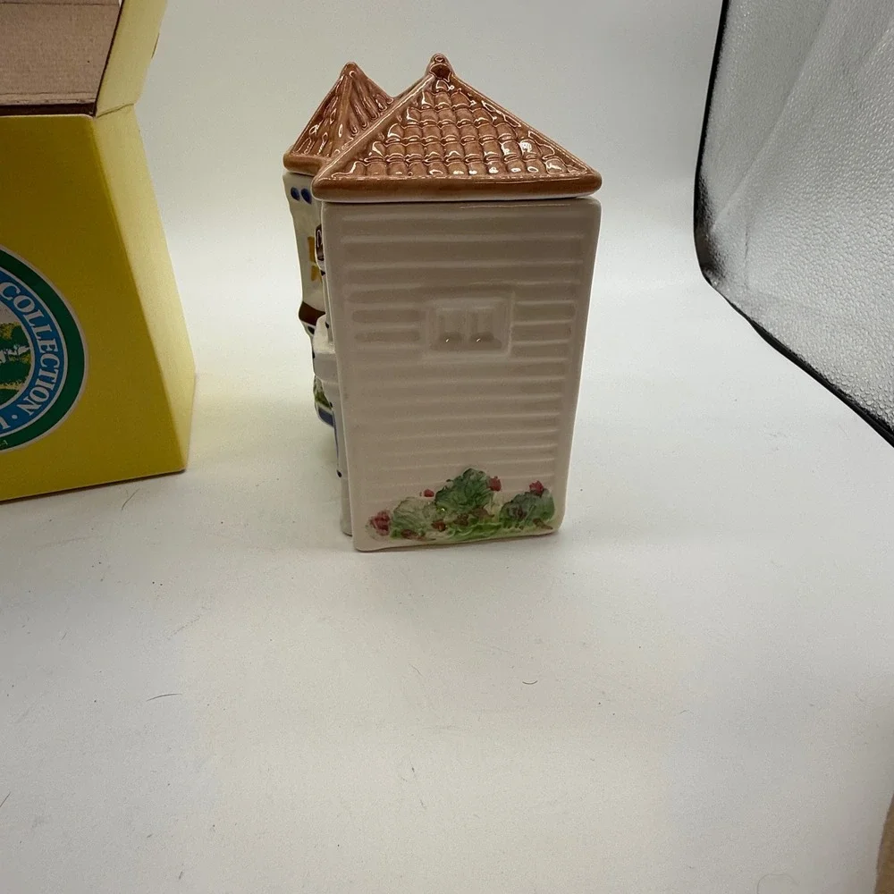Avon Townhouse Canister Collection Small Ceramic Victorian House Brazil Vintage